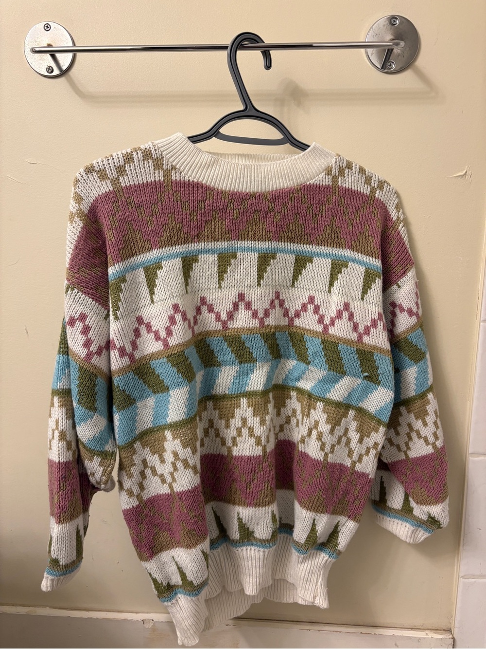 Cozy vintage crewneck!